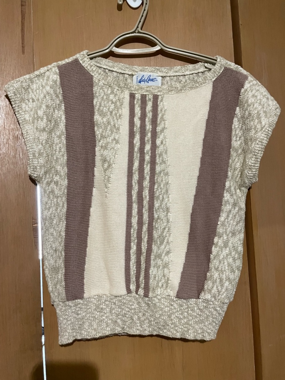 2/$25 Lilly Pulitzer Cream & Taupe Short Sleeve Knit Top